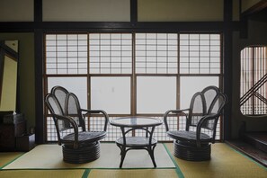 Down comforters, free WiFi - chikugoyoshii machiyayado ikuha (Ukiha)