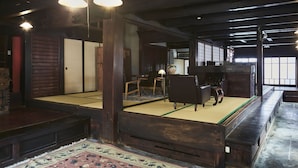Unclassified image, 3 of 18, button - chikugoyoshii machiyayado ikuha (Ukiha)