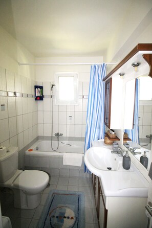 Bathroom - Villa Sophia (Markopoulo Mesogaias)