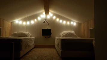 2 bedrooms, bed sheets