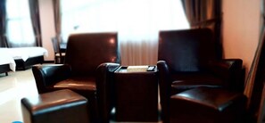 Superior Suite | Living area