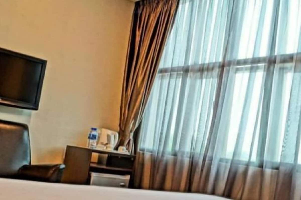 1 bilik tidur, cadar katil