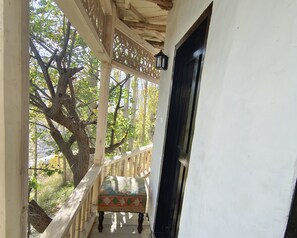 Property grounds - 2 Bed Chalet - Yasam Cloud Nine And a Half Hunza (Karimabad)