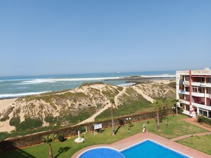 Outdoor pool - Waterfront Apartment N2 (Mohammédia)