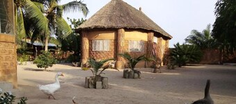 Residence for artists and craftspeople (Cô-wéwé)5min from Ouidah beach