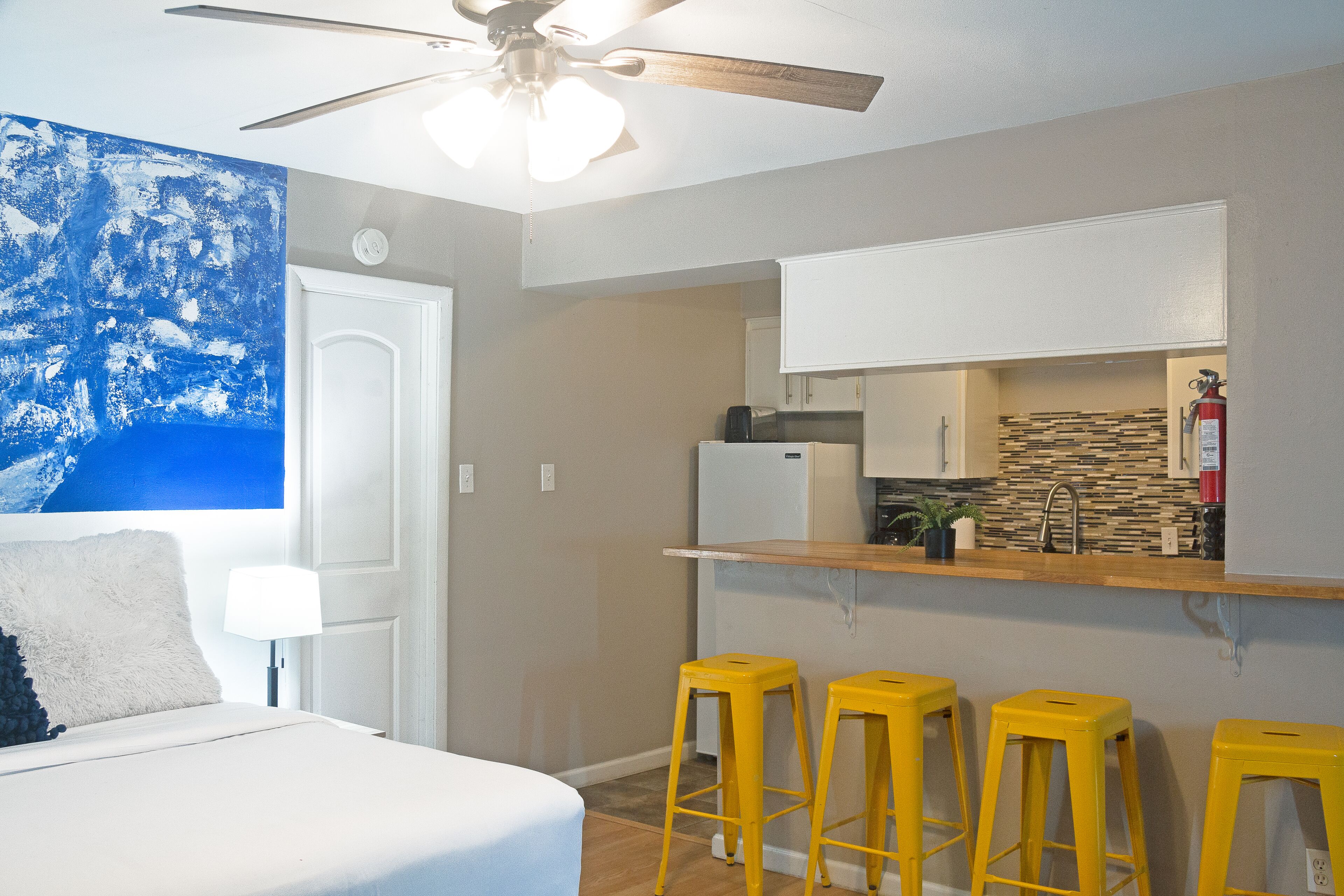 Your Montrose Studios! Sleeps 38/19BR/19BA/19PA