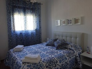 2 chambres, fer et planche Ă repasser, Wi-Fi gratuit, draps fournis