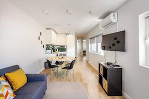 TV - Lu | Localização Central, Vista Rio and Nespresso (Vila Nova de Gaia)