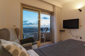 1 habitación, tabla de planchar con plancha, internet y ropa de cama 