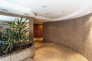 Interior - RR | Central, Well-Equipped, AC, Workspace, Garage (Vila Nova de Gaia)