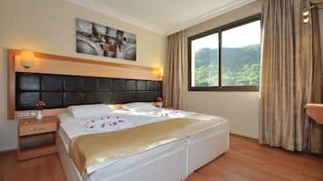 Basic-Apartment | 1 Schlafzimmer, Schreibtisch, laptopgeeigneter Arbeitsplatz