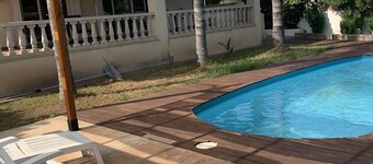 Incredible house with pool and barbecue