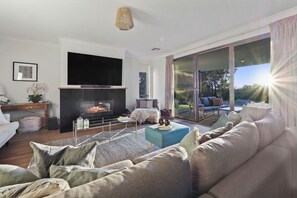 TV connectée, cheminée