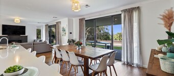 Casa Dee - Rural Family Retreat. Heated pool. 5 mins from Dunsborough Town/Beach