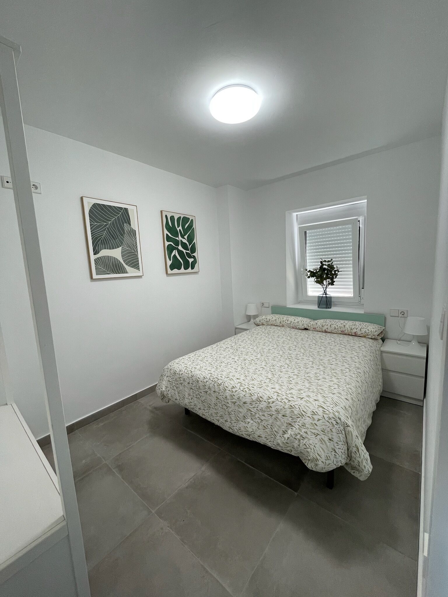 3 bedrooms, desk, iron/ironing board, travel crib