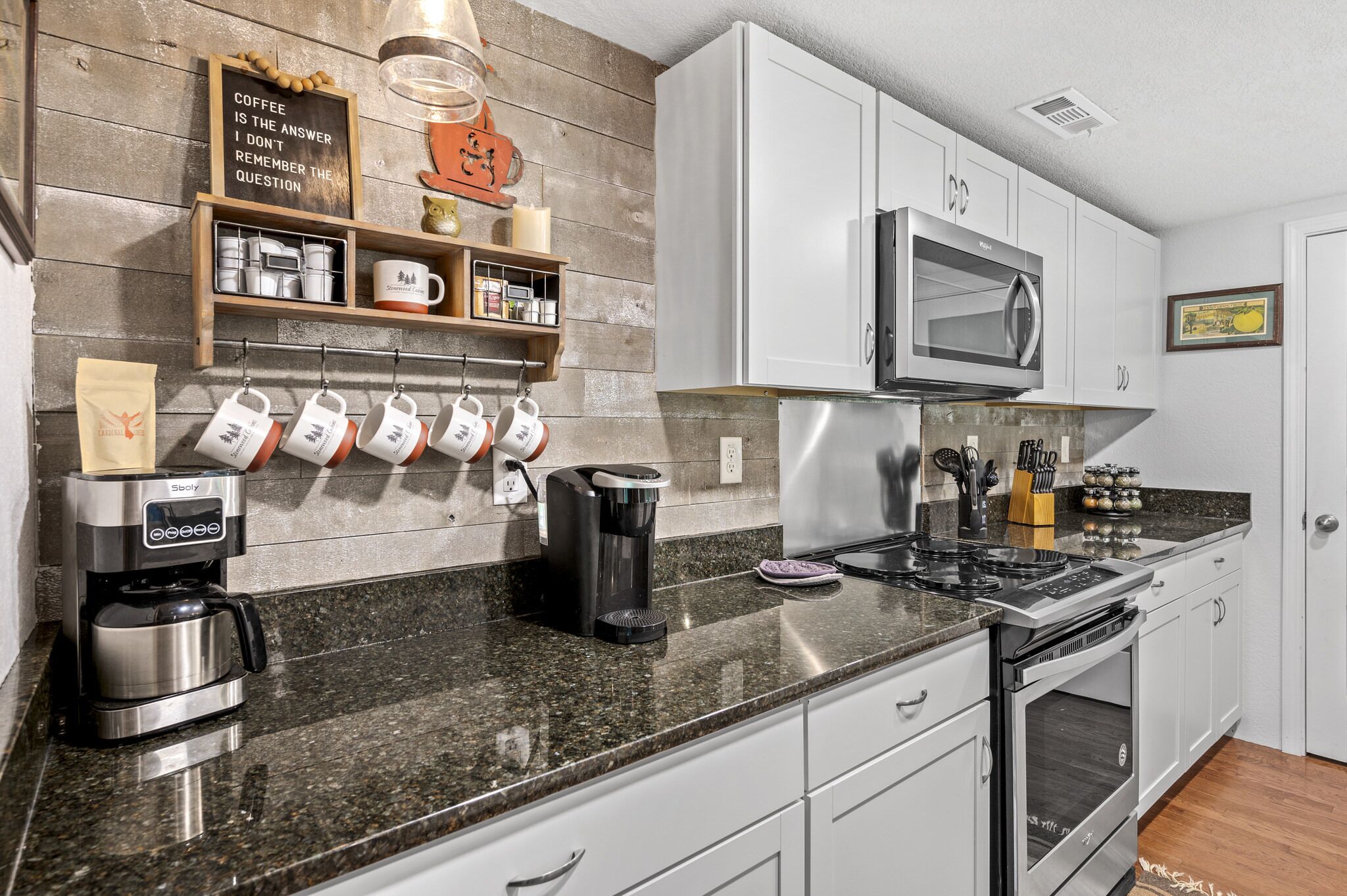 The Bird's Nest Creekside Cabin