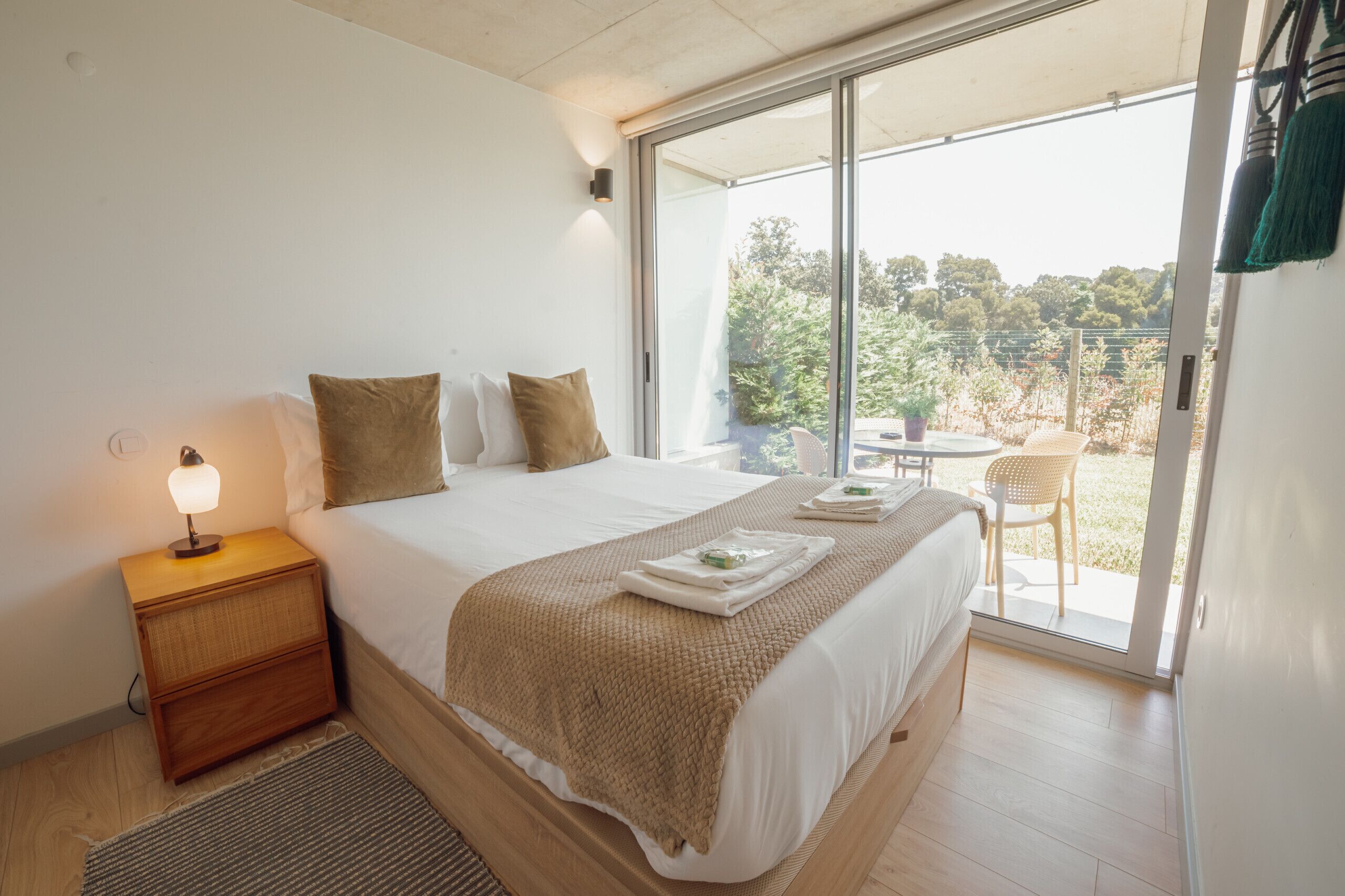 1 habitación, tabla de planchar con plancha, wifi gratis y ropa de cama 