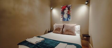 Coffres-forts dans les chambres, fer et planche à repasser