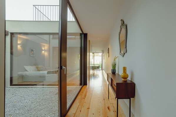 Interior - LEGACY OPORTO PREMIUM APARTMENT B by VACATIONY (Oporto)