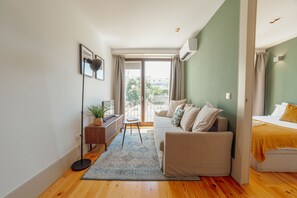 1 soverom, safe på rommet, strykejern/-brett og wi-fi (inkludert)