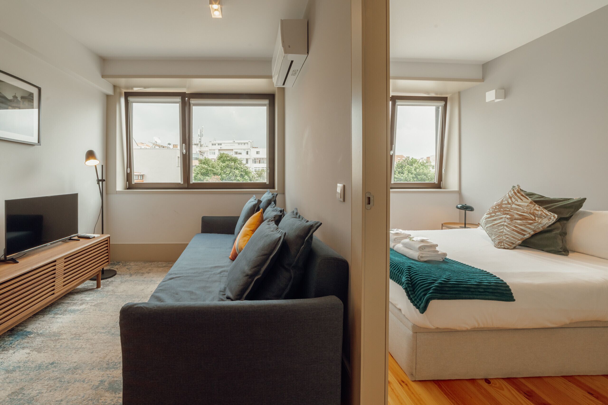 Safe på rommet, strykejern/-brett, wi-fi (inkludert) og sengetøy