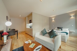 Interior - LEGACY OPORTO DESIGN APARTMENT F by VACATIONY (Oporto)