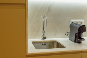 Interior - LEGACY OPORTO DESIGN APARTMENT F by VACATIONY (Oporto)