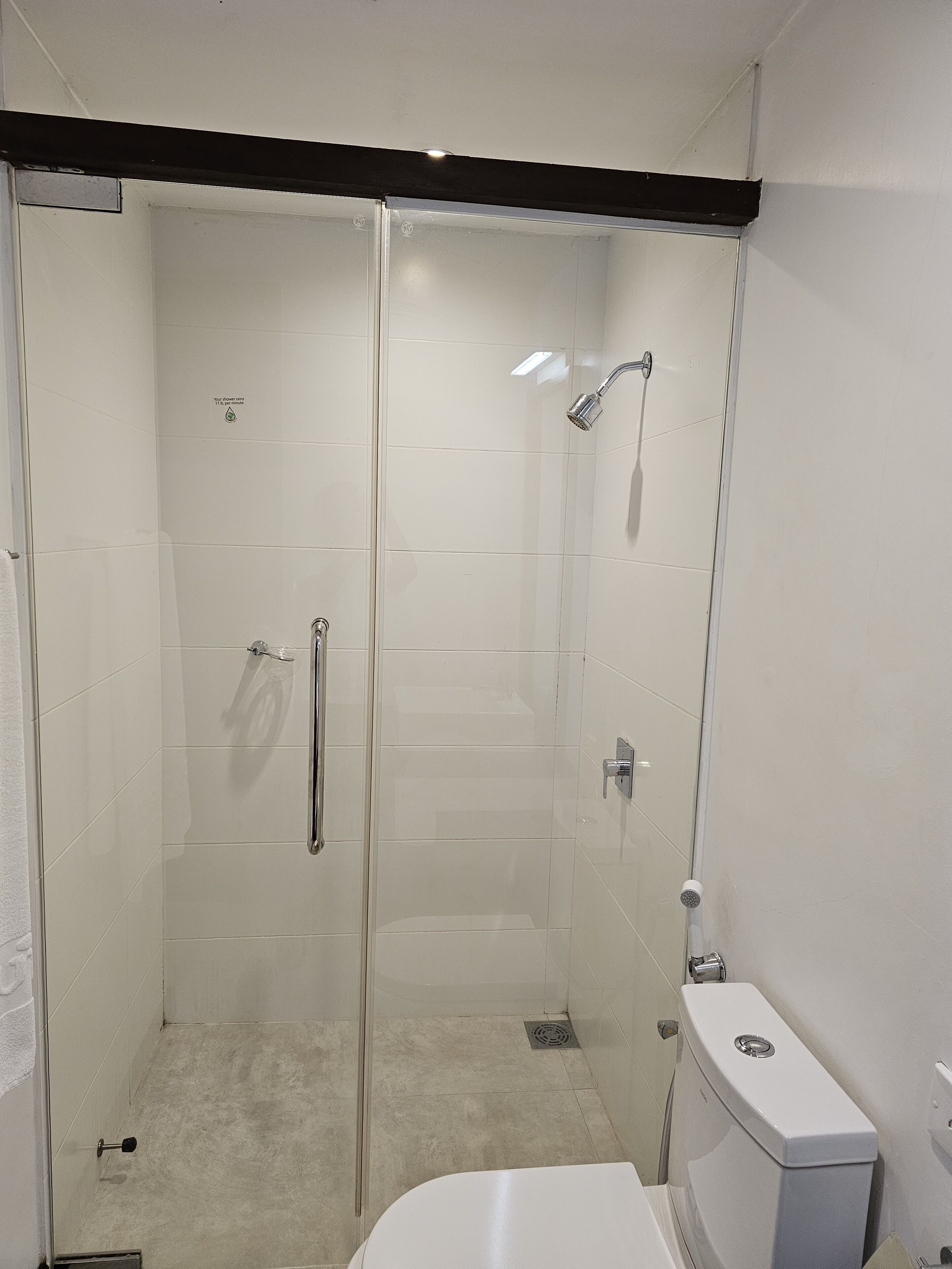 Standard Double Room | Bathroom