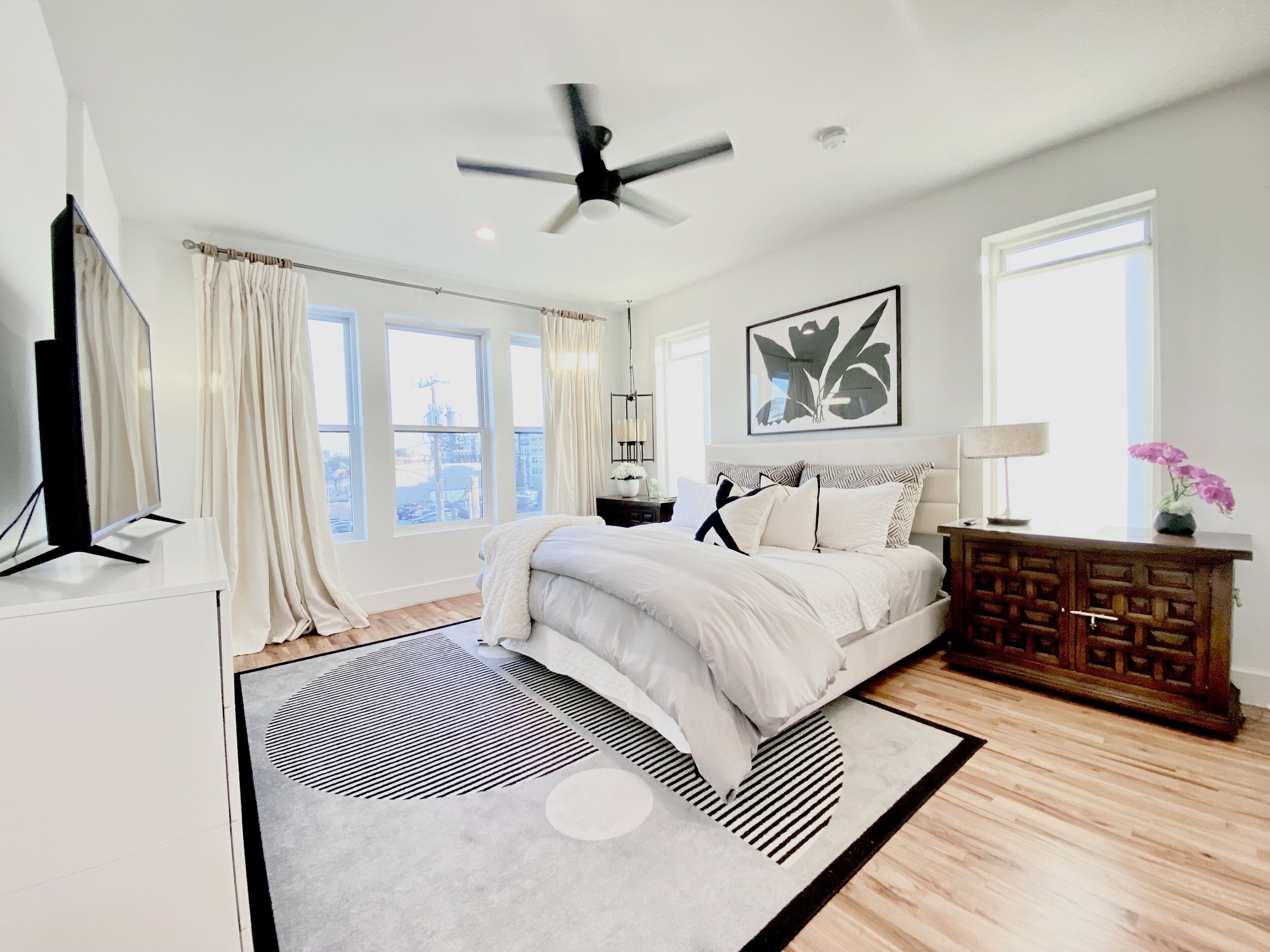 5 Luxury Homes Perfect for Accommodating Large Group Trips or Staycations