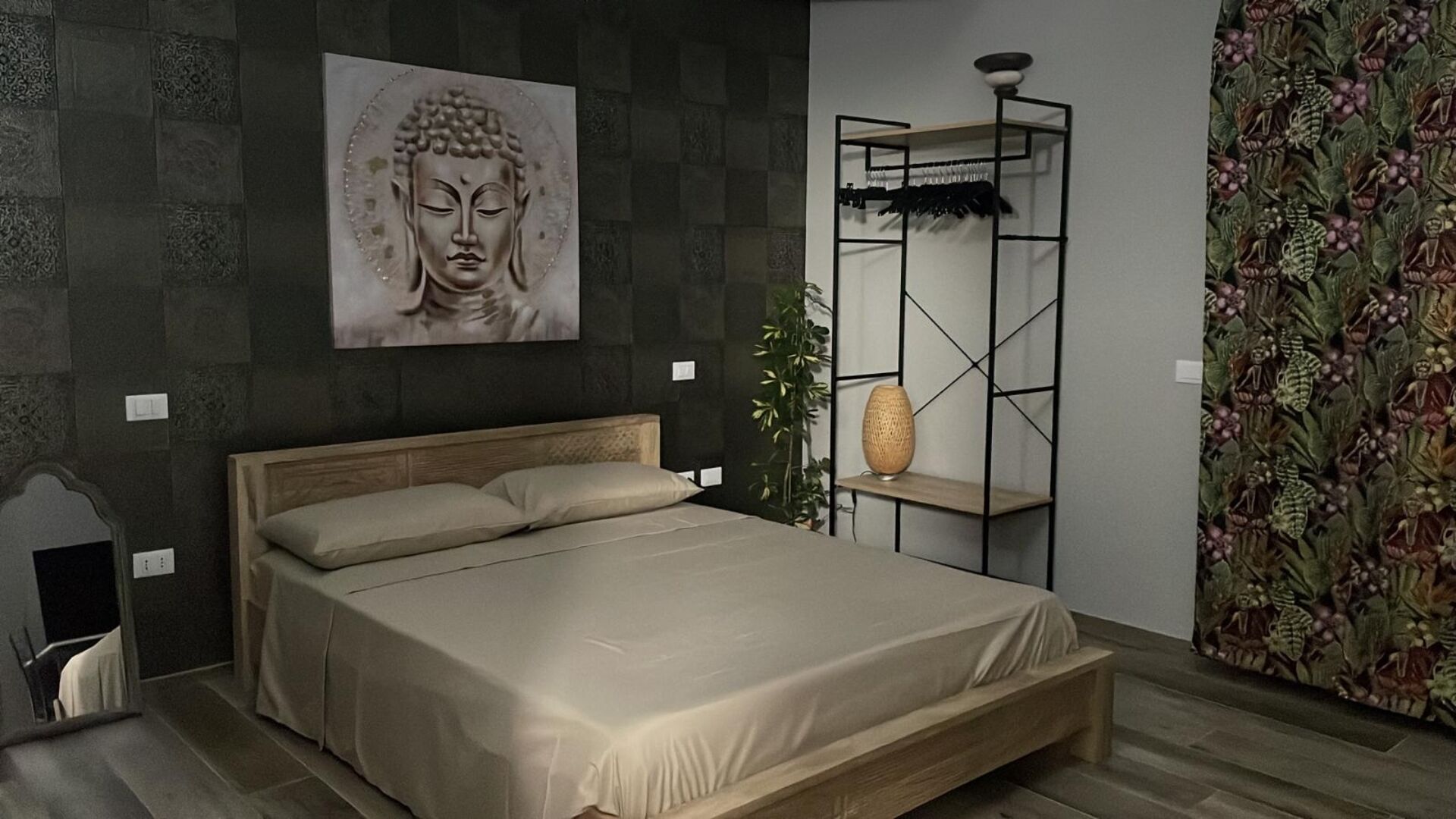 Apartment with a swimming pool and heated hydrimassage pool available