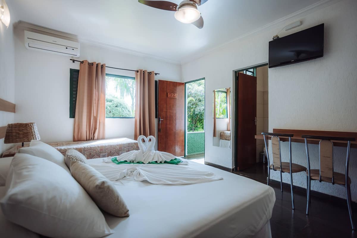 Minibar, escritorio, cunas gratuitas y wifi gratis