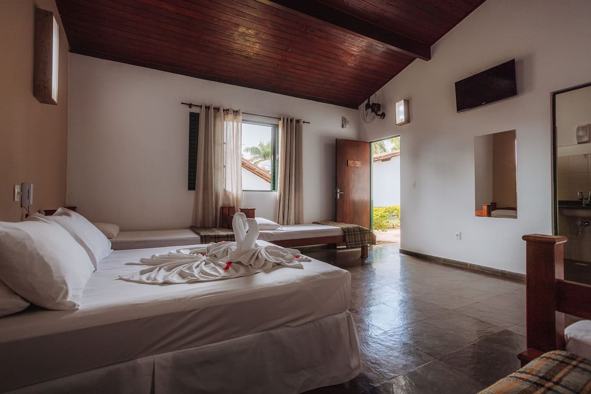 Minibar, escritorio, cunas gratuitas y wifi gratis