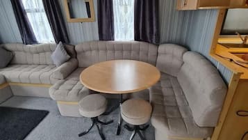 Rumah, Beberapa Tempat Tidur | Area keluarga | Perapian