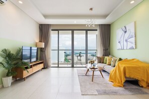 Smart TV, computer monitors - Highfloor Pearl inDiamondIsland.D2 -RiverView (ho chi minh)