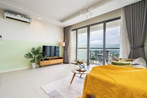 2 bedrooms, desk, iron/ironing board, free WiFi - Highfloor Pearl inDiamondIsland.D2 -RiverView (ho chi minh)