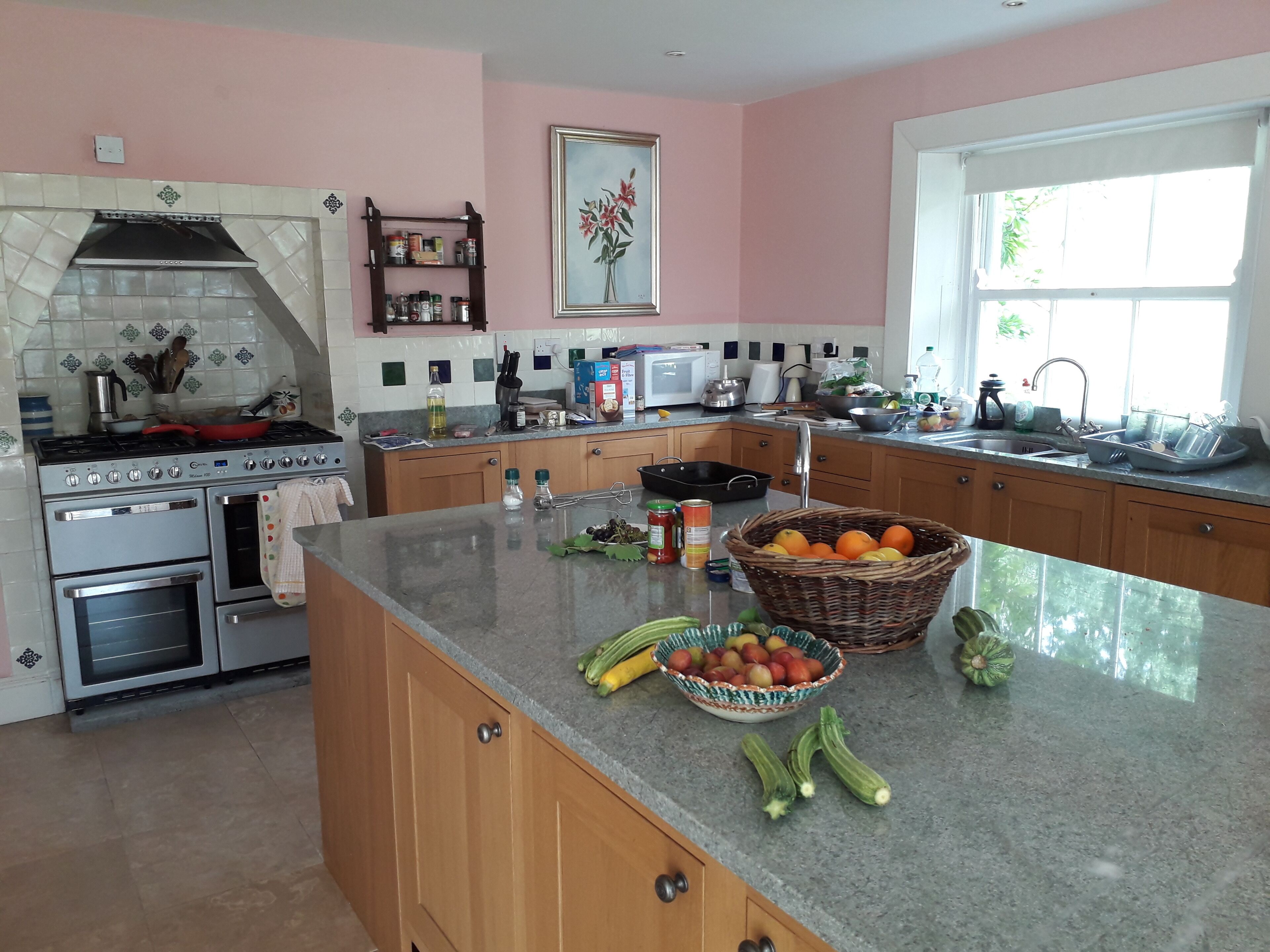 Peaceful, spacious and romantic artist's home