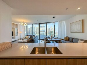 Appartement Confort | Cuisine privée | Réfrigérateur, micro-ondes, four, plaque de cuisson