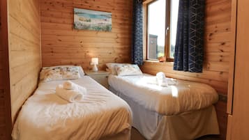 3 quartos, individualmente decorados, individualmente mobiliados