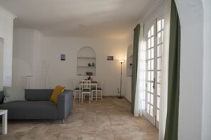 TV - Apartment Esterlizia on Finca Falcon Cresta (Agüimes)