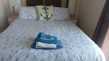 3 bedrooms, iron/ironing board, free wired Internet, bed sheets