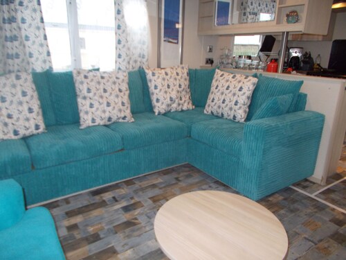 3 Bed Caravan - Sleeps 8 - Wifi - Parking