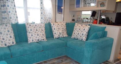 3 Bed Caravan - Sleeps 8 - Wifi - Parking