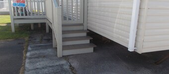 3 Bed Caravan - Sleeps 8 - Wifi - Parking