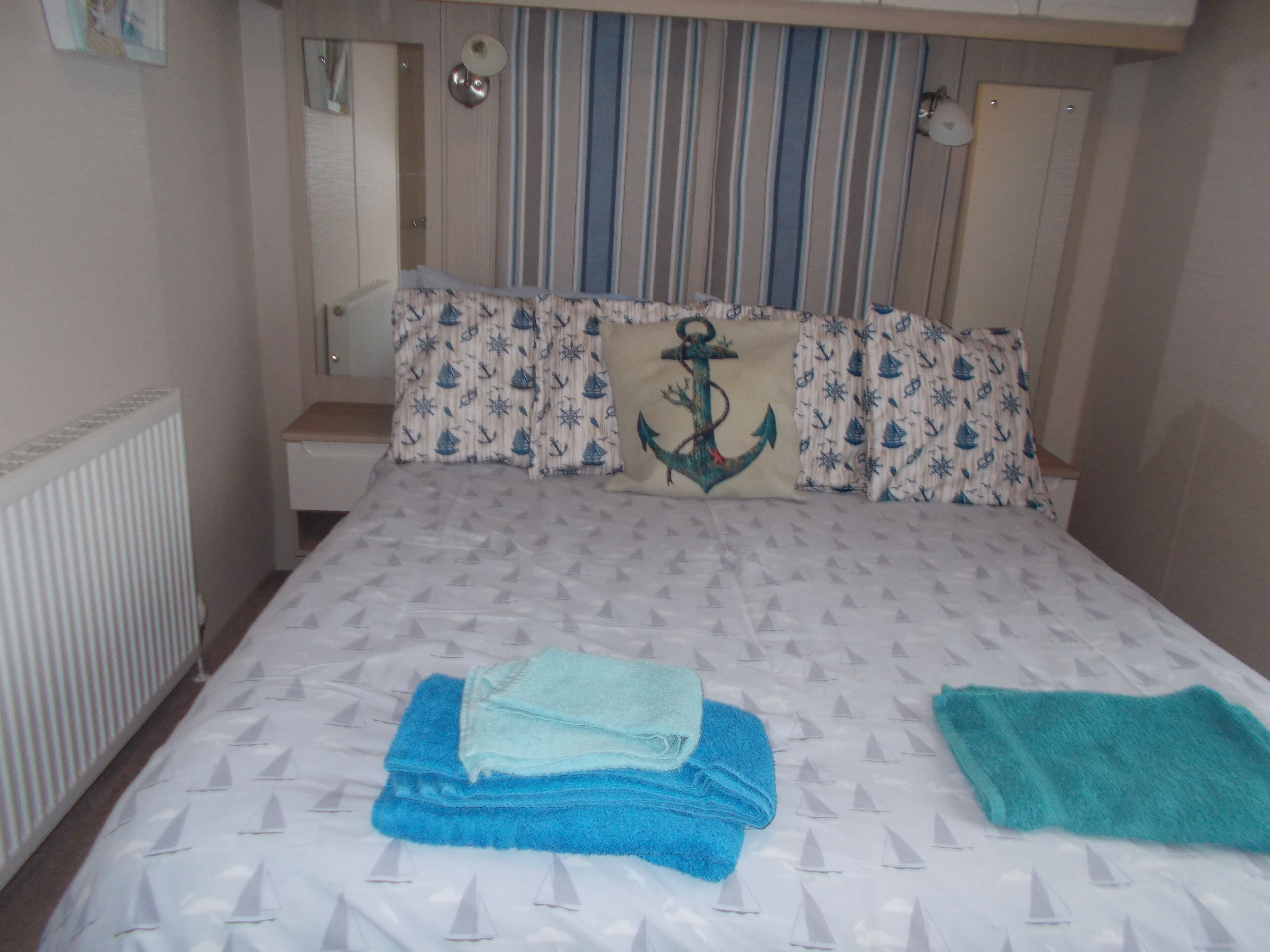 3 bedrooms, iron/ironing board, free wired Internet, bed sheets