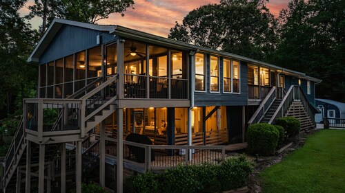 4BD 4BA 2 King Suites, Nursery, Kayaks, Lilypad, Pool Table, Foosball, AirHockey