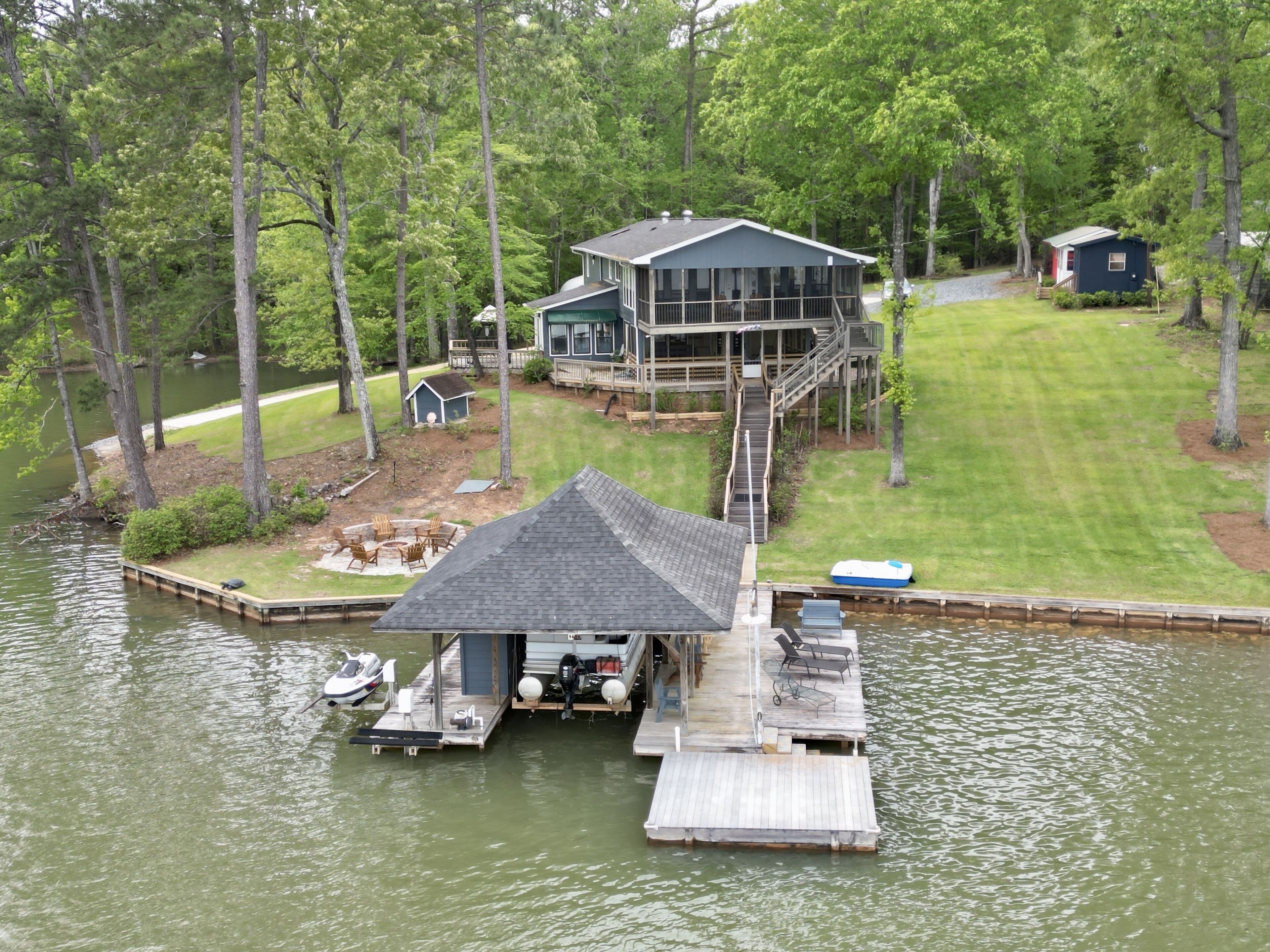 Sweet Sue's @Lake Martin with game room & firepit! Close to Chucks & The Rock!