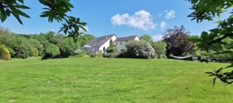 Wellstone Cottages - Honey Coach House