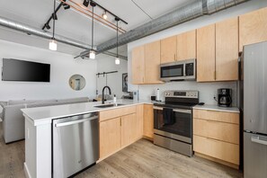 Fridge, microwave, oven, stovetop - Base of Old Mission Peninsula 2BR Condo w/ Rooftop Hot Tubs near East Bay Beach (Traverse City)