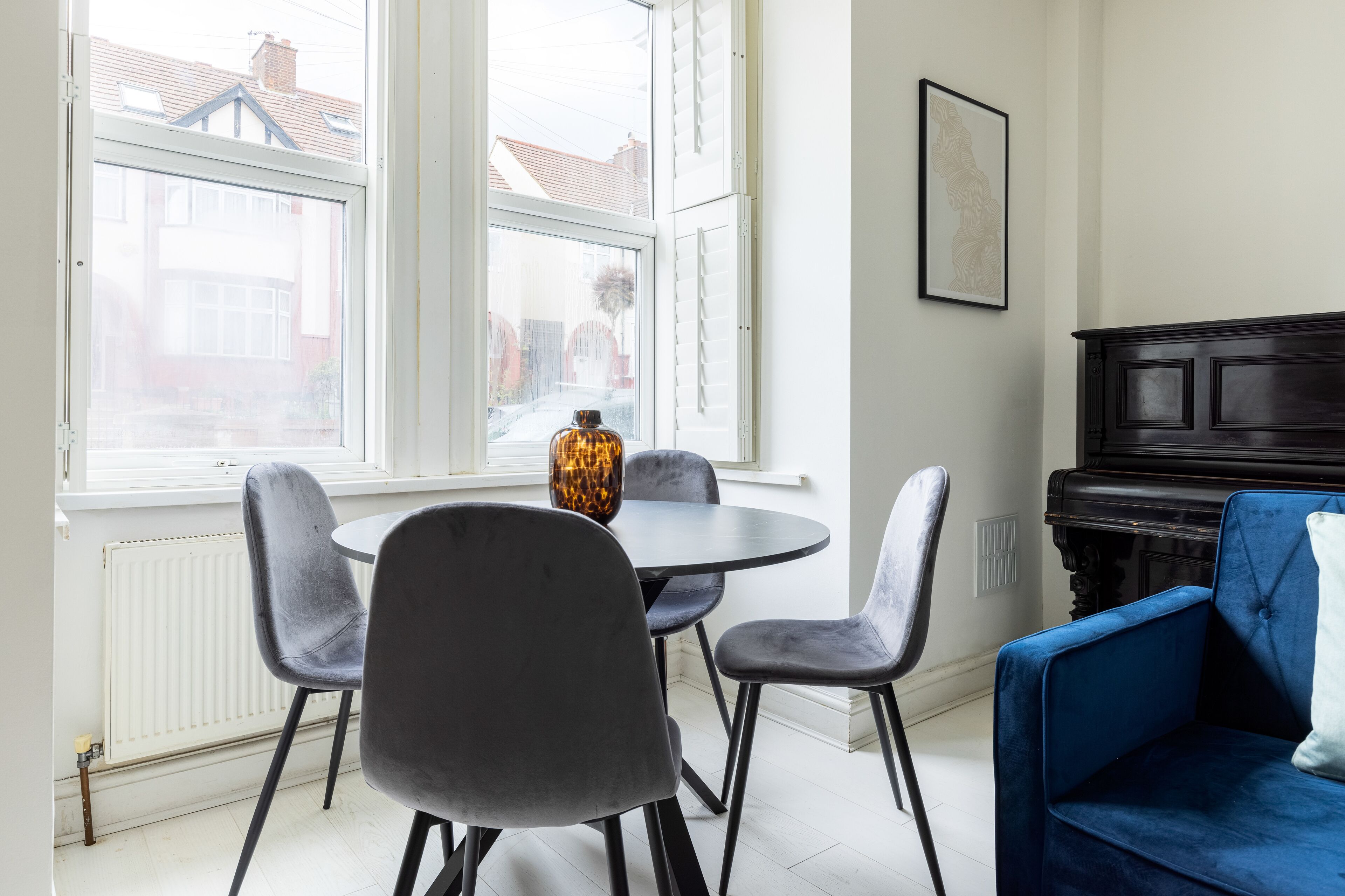Apartment | Living area | 37-inch TV with cable channels, Netflix, streaming services