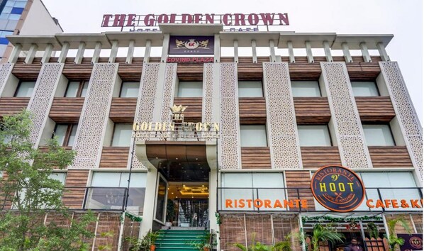 Exterior - The Golden Crown Hotel Banquet & Cafe (Danapur)